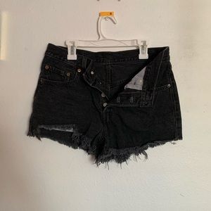 Black Levi’s shorts size 26